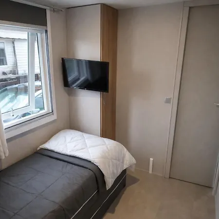 Semesterbostad Mobilhome 6-8 Pers - 3 Ch - 1 Sdb - Parc Aquatique Vias